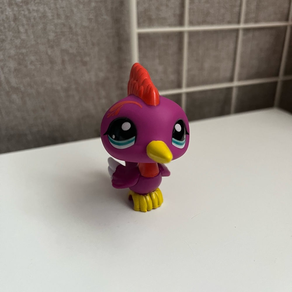 Littlest Pet Shop hummingbird